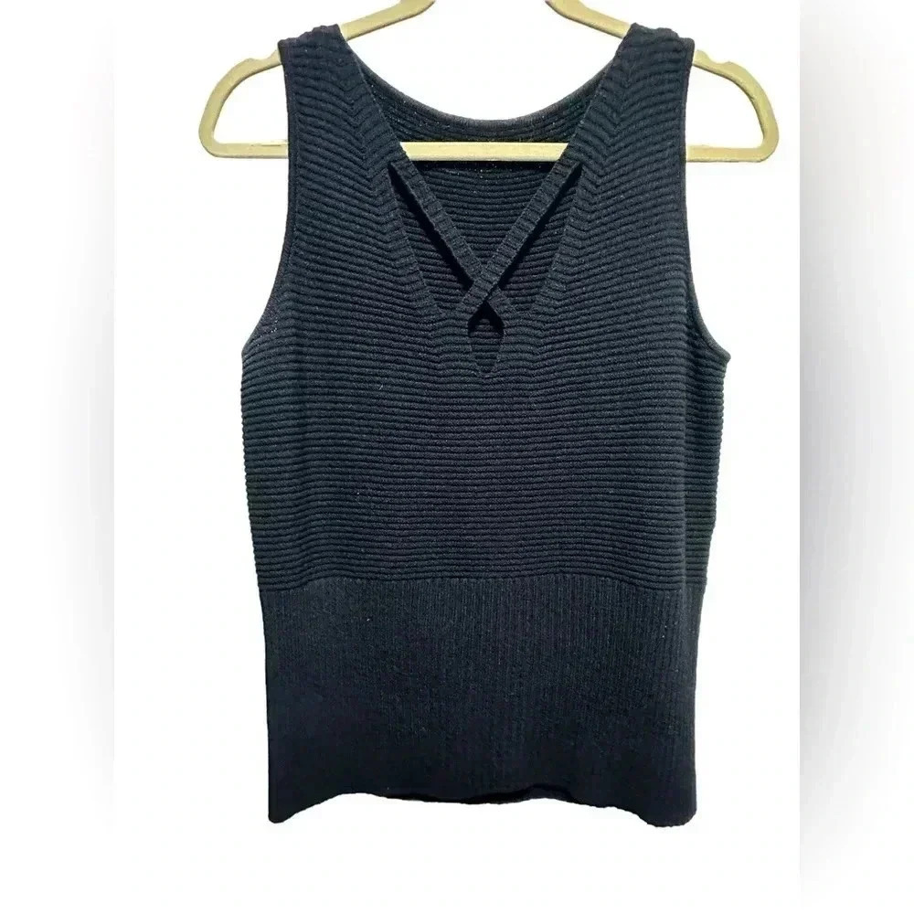 St. John Sport Knit Black classic Tank Size M EUC